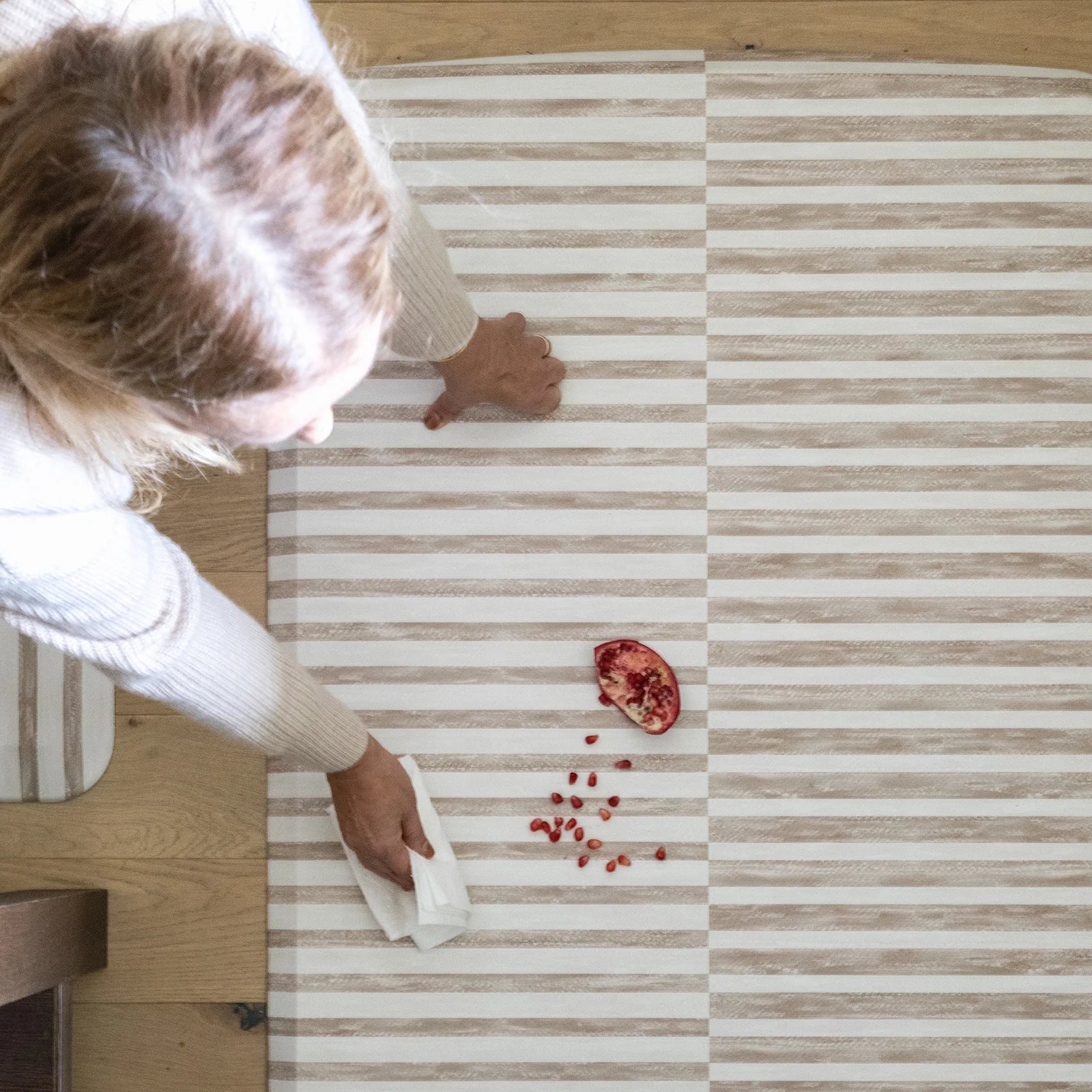 Easy Wipe Clean Surface
Spill Proof
Unlike fabric alternatives, there’s no need to launder these mats. Instead, wipe clean with your favorite all purpose cleaner or mild dish soap and dry with a cloth.
