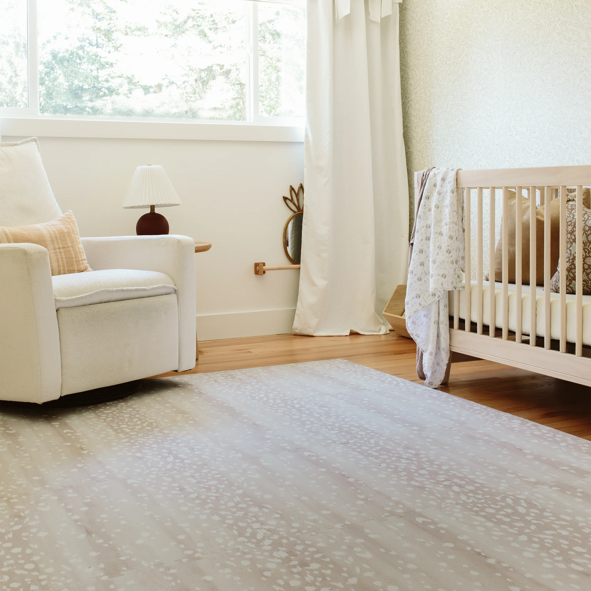 Parenting With Style
Play Mats. Grown Up.
Unlike old-school fabric alternatives, zero laundering is required. They wipe clean with mild soap and dry in a snap. Plus, they connect seamlessly so you can reconfigure and redecorate at your whim. Other mats are just playing around.