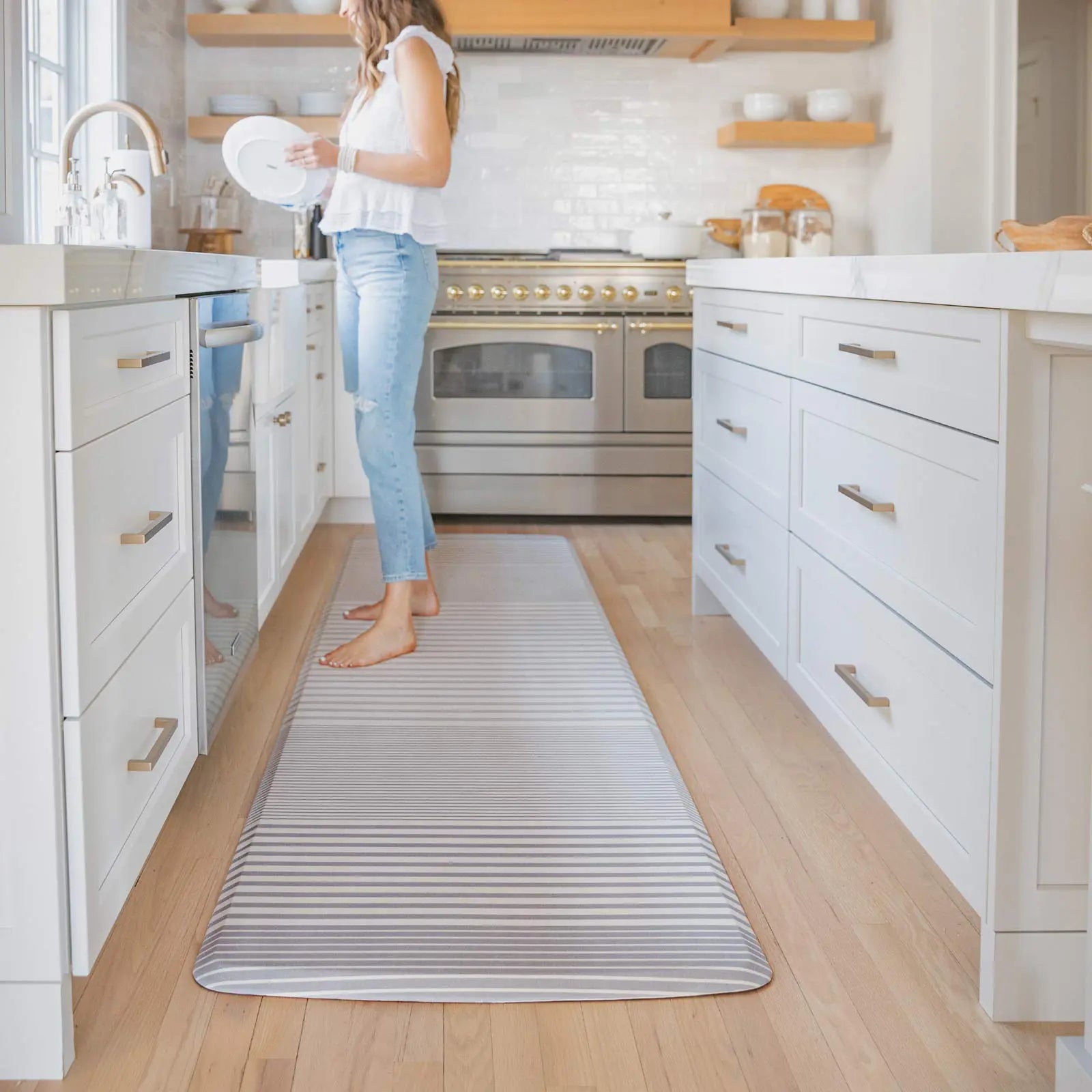 Anti-Fatigue Bounce Back Foam
Like A Rug, But Better.
Experience our trademark cloudlike feel with the Nama Standing Mat. The super plush bounce-back foam reduces the stress put on your feet, knees and back from standing on hard surfaces. Each mat provides comfort when standing for long periods of time, so you can focus on the task at hand and leave the comfort to us.