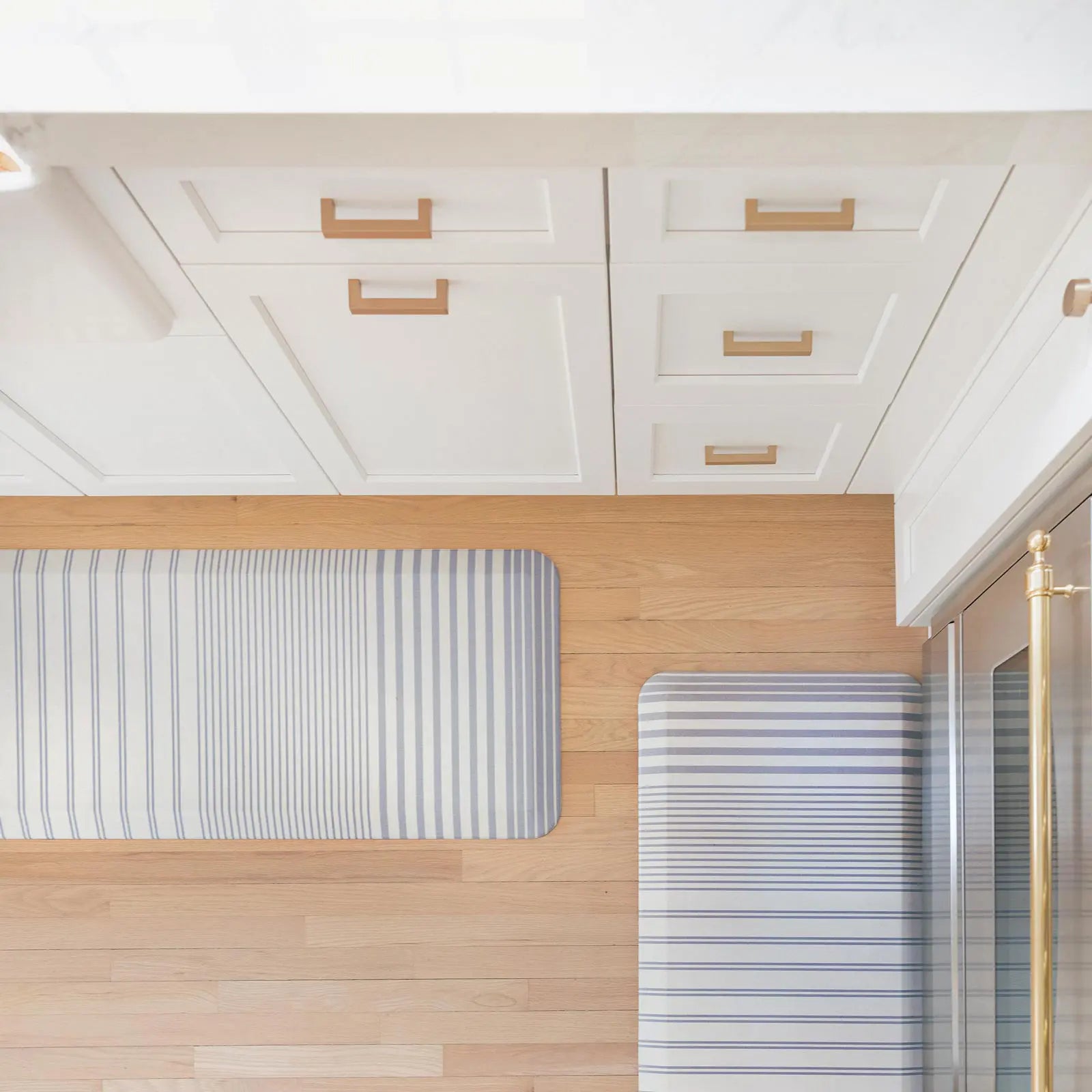 Find Your Perfect Size
For Everywhere You Stand
Find your perfect fit (and feel). Our anti-fatigue standing mats are available in multiple sizes to fit any space, from the kitchen, the laundry room, the workspace and everywhere in between.