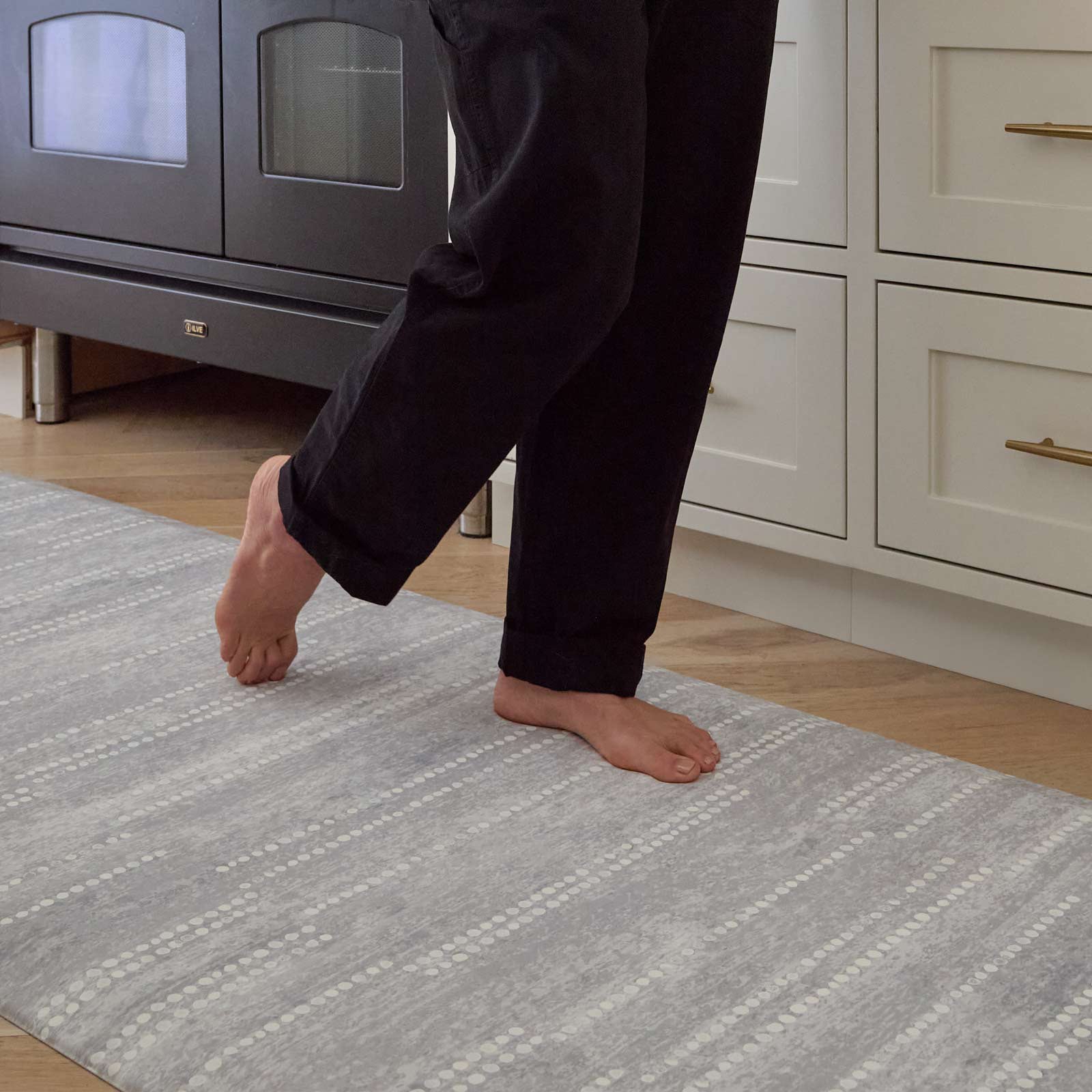 Anti-Fatigue Bounce Back Foam
Like A Rug, But Better.
Experience our trademark cloudlike feel with the Nama Standing Mat. The super plush bounce-back foam reduces the stress put on your feet, knees and back from standing on hard surfaces. Each mat provides comfort when standing for long periods of time, so you can focus on the task at hand and leave the comfort to us.