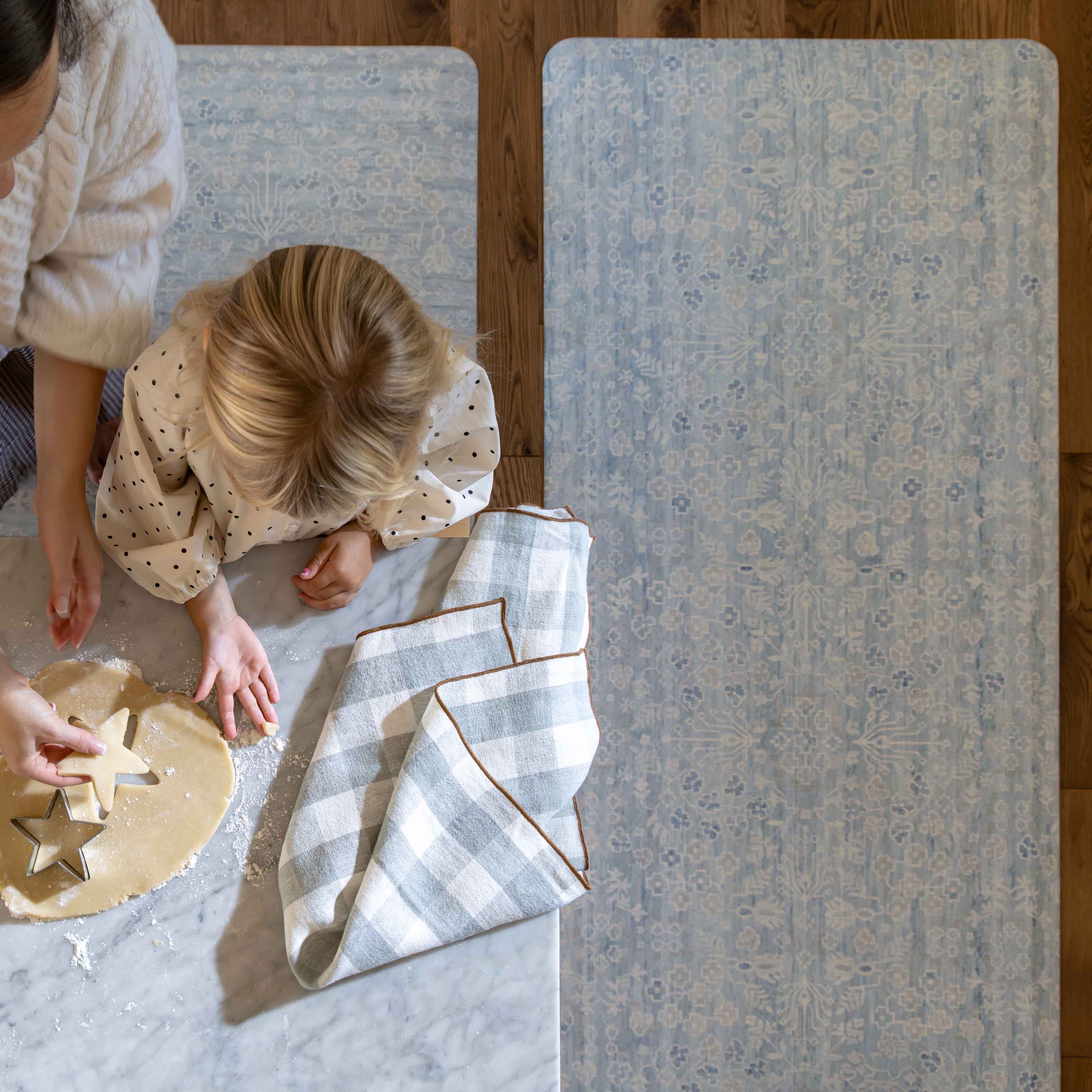 Find Your Perfect Size
For Everywhere You Stand
Find your perfect fit (and feel). Our anti-fatigue standing mats are available in multiple sizes to fit any space, from the kitchen, the laundry room, the workspace and everywhere in between.
