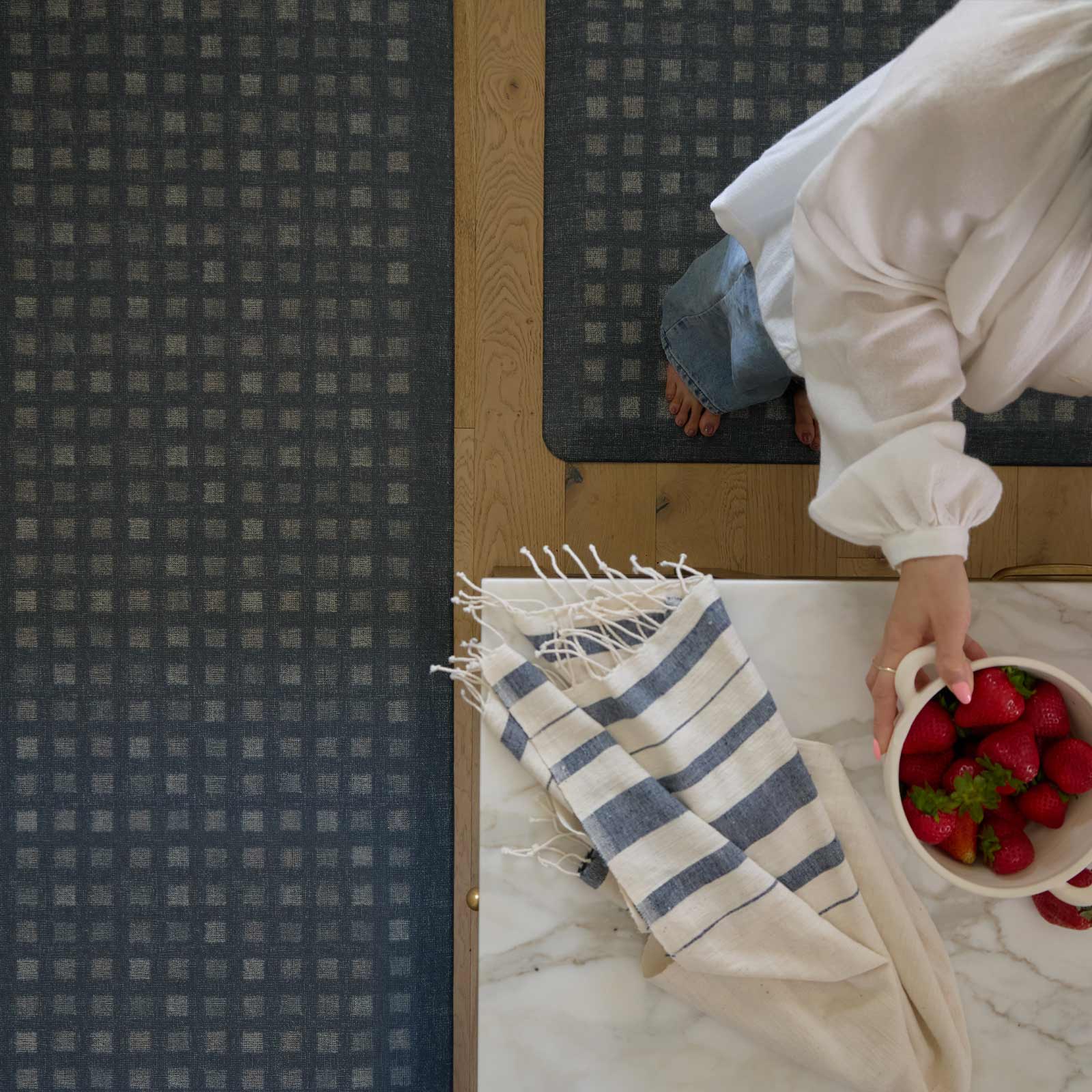 Find Your Perfect Size
For Everywhere You Stand
Find your perfect fit (and feel). Our anti-fatigue standing mats are available in multiple sizes to fit any space, from the kitchen, the laundry room, the workspace and everywhere in between.