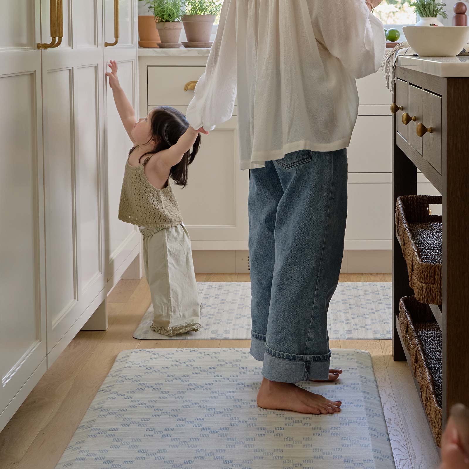 Anti-Fatigue Bounce Back Foam
Like A Rug, But Better.
Experience our trademark cloudlike feel with the Nama Standing Mat. The super plush bounce-back foam reduces the stress put on your feet, knees and back from standing on hard surfaces. Each mat provides comfort when standing for long periods of time, so you can focus on the task at hand and leave the comfort to us.