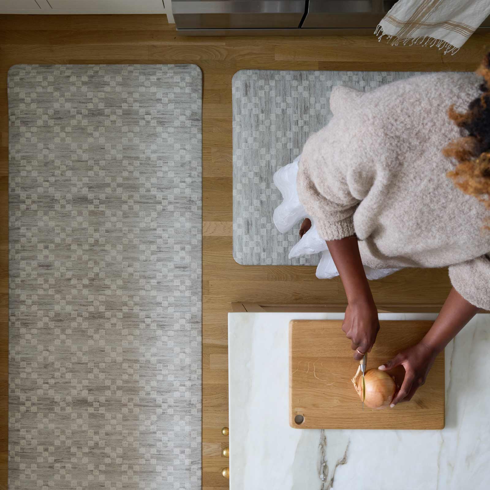 Find Your Perfect Size
For Everywhere You Stand
Find your perfect fit (and feel). Our anti-fatigue standing mats are available in multiple sizes to fit any space, from the kitchen, the laundry room, the workspace and everywhere in between.