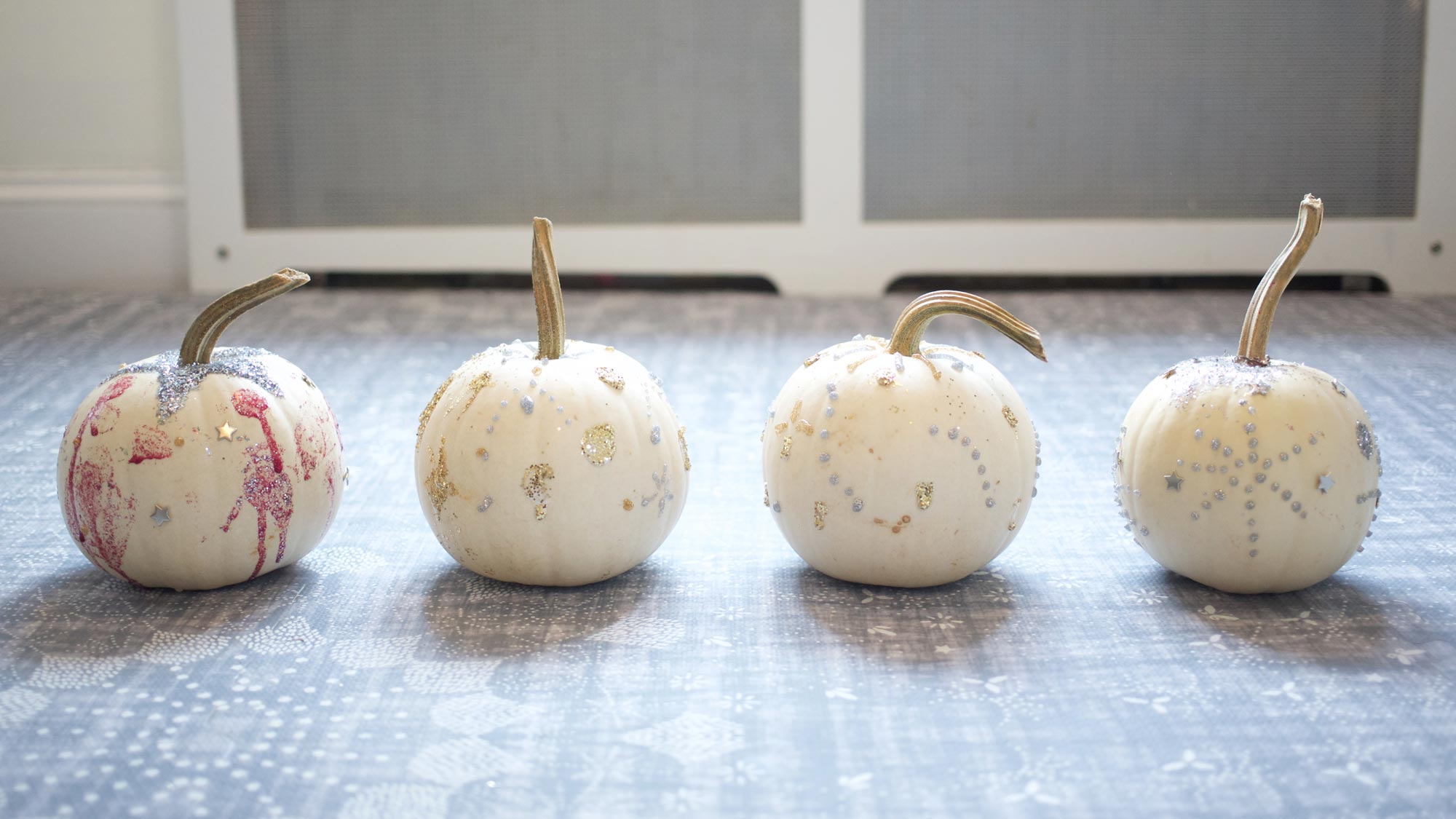 Stylish (and Easy) Pumpkin Decorating
