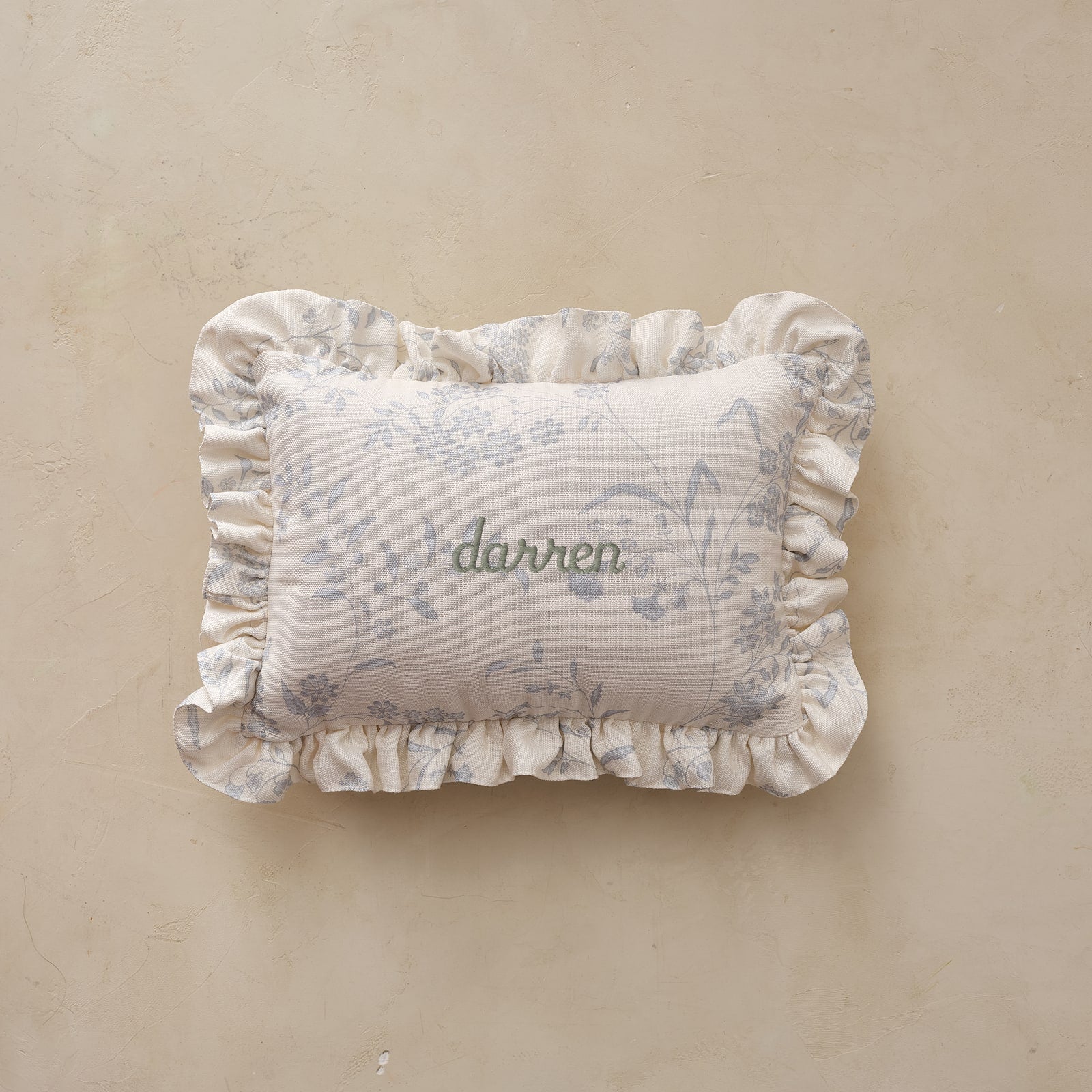 Medium Ruffle Pillow | Kit