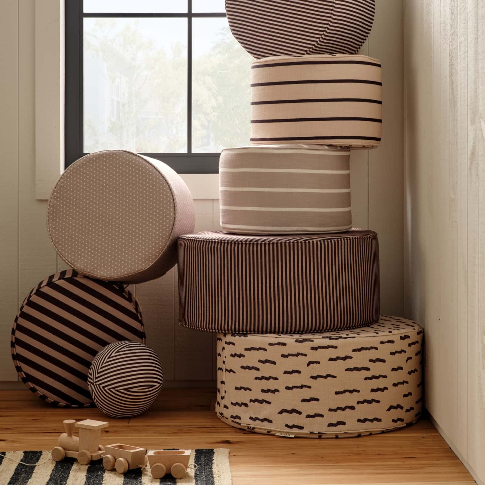 Ottoman | Swiss Dot