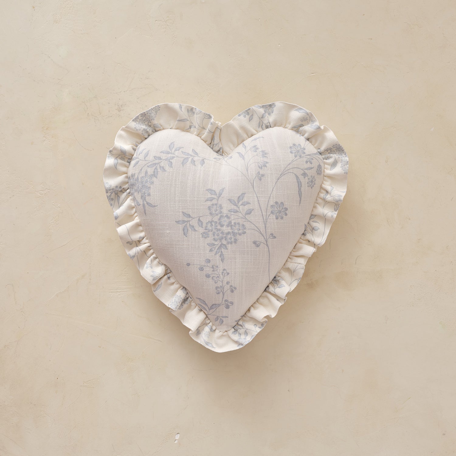 Heart Ruffle Pillow | Kit