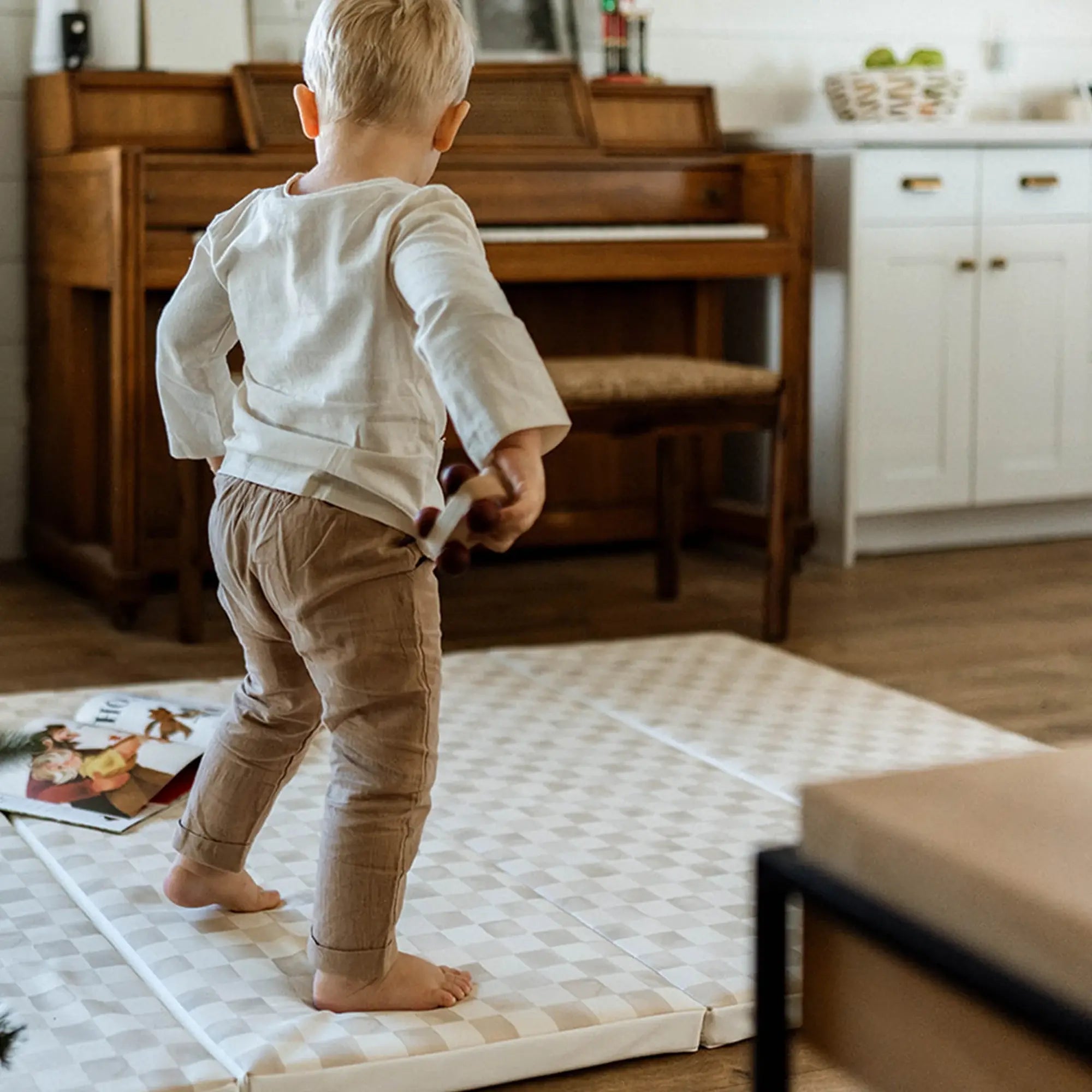 Tumbling top floor mats
