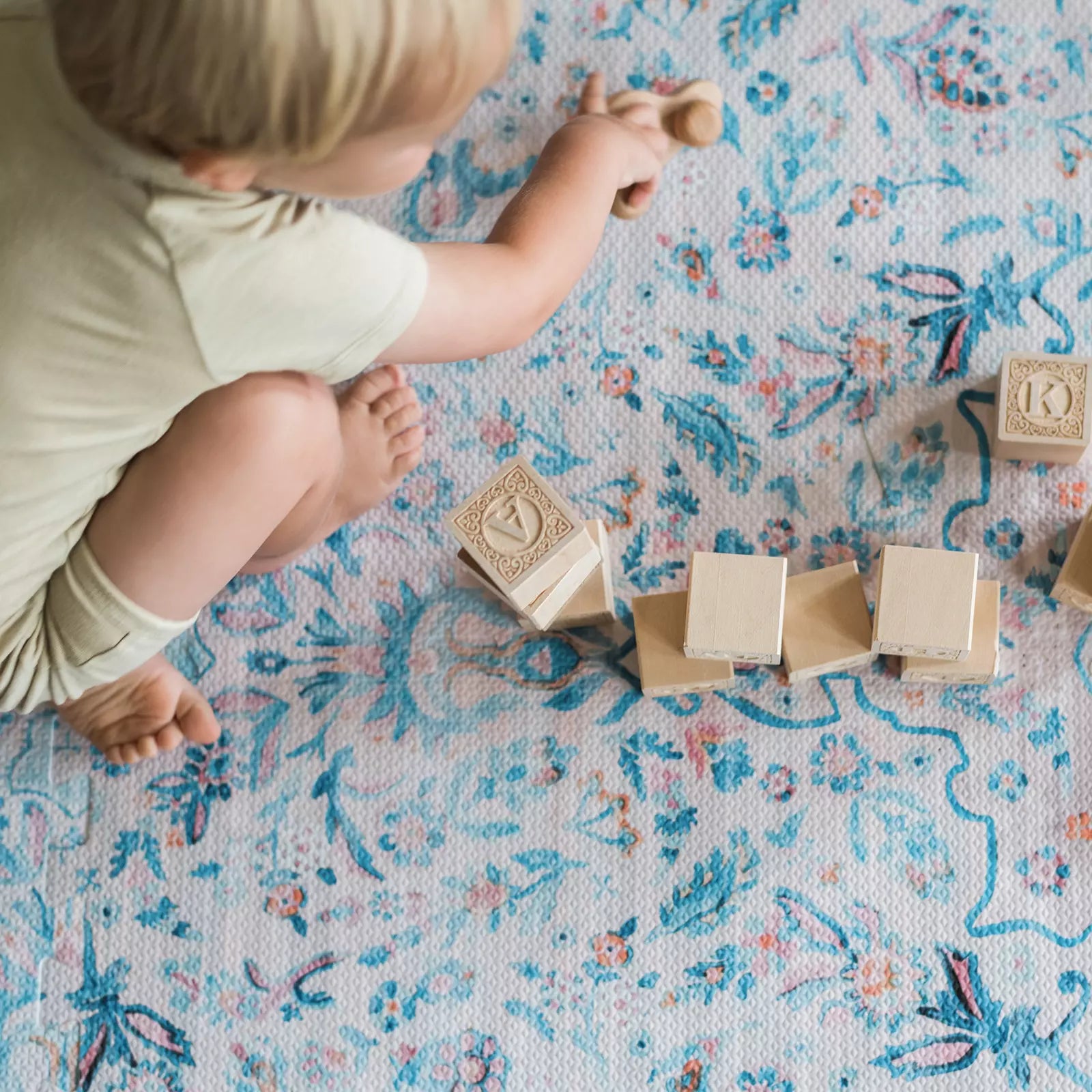 Baby play mat shark top tank